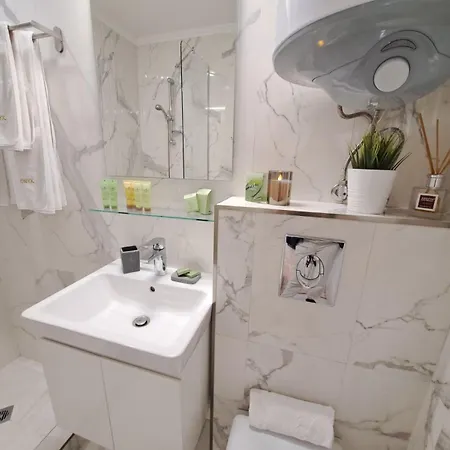 Onyx Private Apartment *